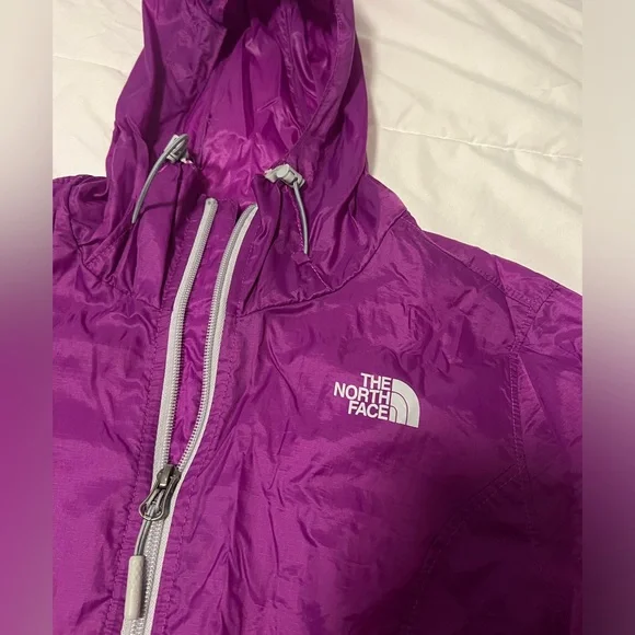 North Face windbreaker - Picture 2 of 5
